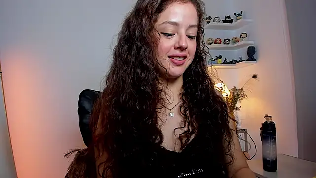 Cassandra Caiin online show from November 9, 1:59 pm