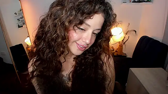 Cassandra Caiin online show from May 12, 1:24 am