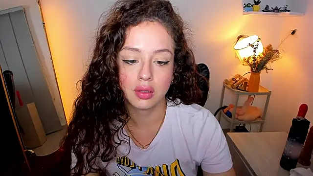 Cassandra Caiin online show from December 14, 3:13 am