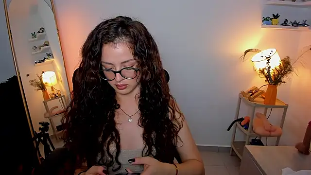 Cassandra Caiin online show from November 16, 7:13 am