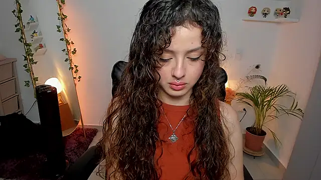 Cassandra Caiin online show from June 12, 4:10 am