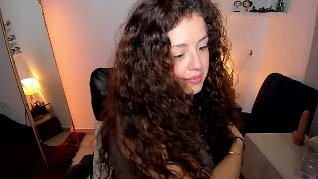 Cassandra Caiin online show from February 15, 7:35 pm