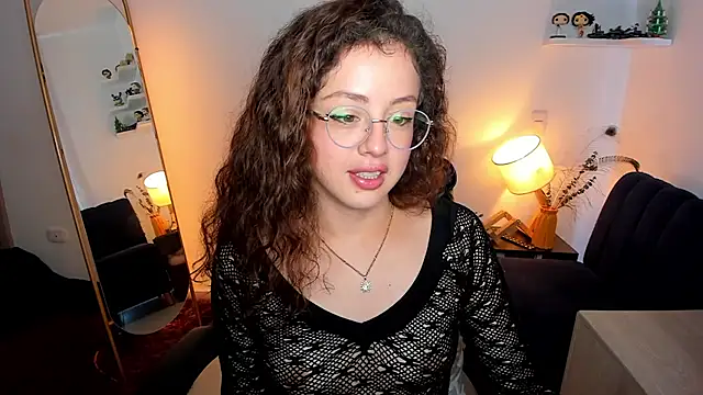 Cassandra Caiin online show from March 7, 2:55 pm