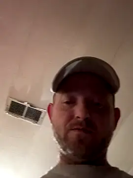 Snapshot of smokeymt420 chatting on December 15, 7:03 am smokeymt420 online show from December 15, 7:03 am