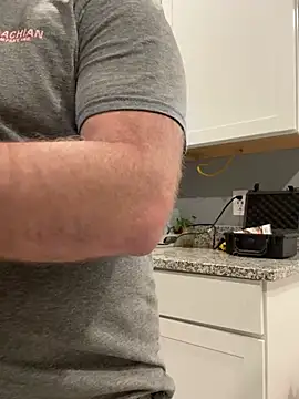 Snapshot of smokeymt420 chatting on February 7, 5:15 am smokeymt420 online show from February 7, 5:15 am