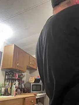 smokeymt420 online show from November 27, 9:21 am