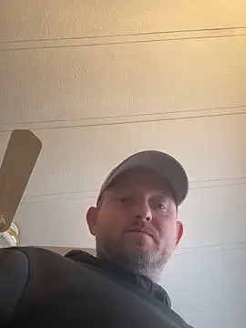 Snapshot of smokeymt420 chatting on December 14, 6:35 pm smokeymt420 online show from December 14, 6:35 pm