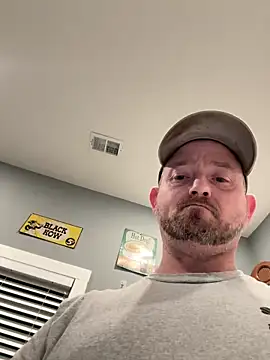 Snapshot of smokeymt420 chatting on March 15, 4:52 am smokeymt420 online show from March 15, 4:52 am