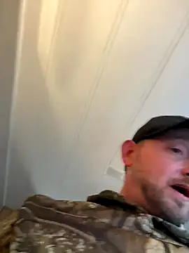 Snapshot of smokeymt420 chatting on December 19, 6:43 pm smokeymt420 online show from December 19, 6:43 pm