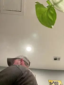 Snapshot of smokeymt420 chatting on March 11, 5:12 am smokeymt420 online show from March 11, 5:12 am