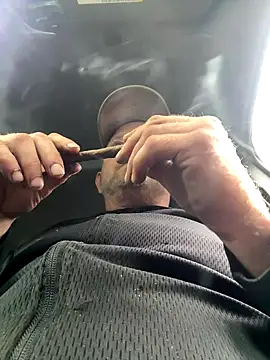 smokeymt420 online show from October 27, 7:15 pm