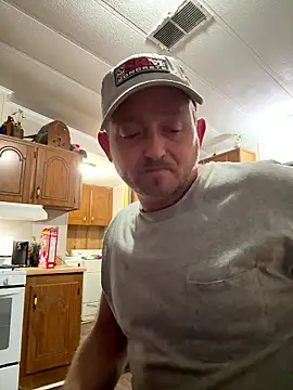 Snapshot of smokeymt420 chatting on January 8, 6:41 am smokeymt420 online show from January 8, 6:41 am