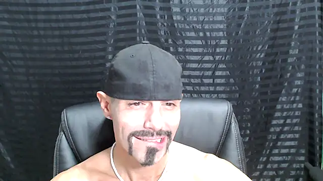 Snapshot of ThickD2C chatting on December 14, 10:50 pm ThickD2C online show from December 14, 10:50 pm