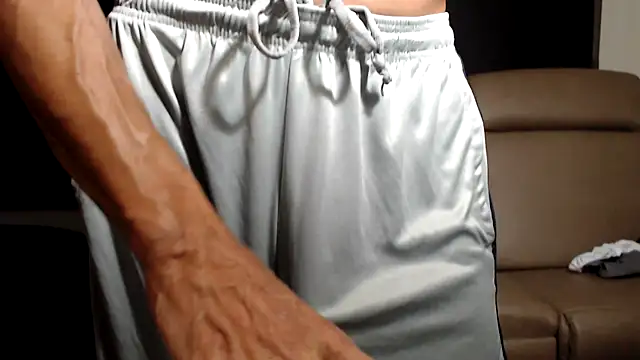 Snapshot of ThickD2C chatting on June 19, 4:35 pm ThickD2C online show from June 19, 4:35 pm