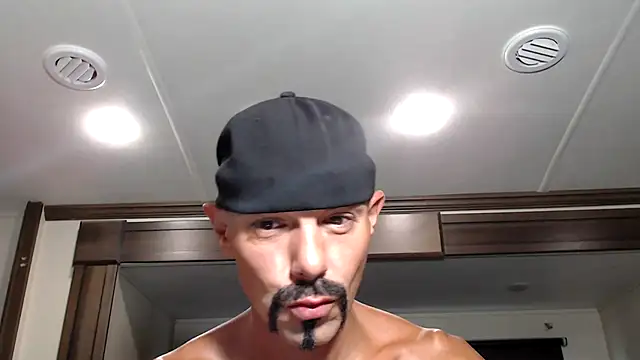 Snapshot of ThickD2C chatting on September 28, 5:31 pm ThickD2C online show from September 28, 5:31 pm