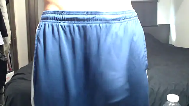Snapshot of ThickD2C chatting on October 18, 5:59 pm ThickD2C online show from October 18, 5:59 pm