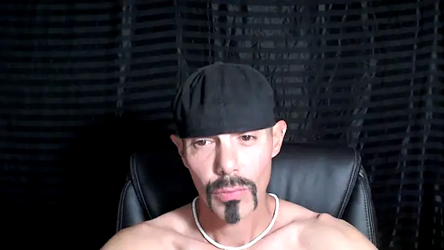 Snapshot of ThickD2C chatting on February 10, 9:04 pm ThickD2C online show from February 10, 9:04 pm