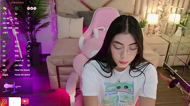 Snapshot of shanon- chatting on September 18, 9:07 pm shanon- online show from September 18, 9:07 pm