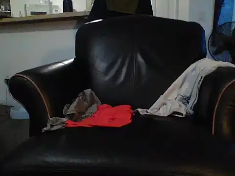 Snapshot of Yankeedave420 chatting on February 22, 5:46 pm Yankeedave420 online show from February 22, 5:46 pm