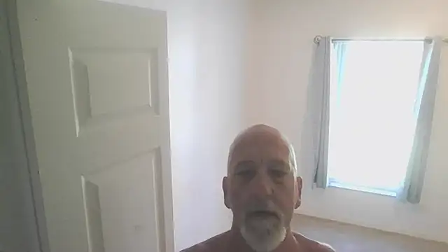Snapshot of Yankeedave420 chatting on October 18, 3:14 pm Yankeedave420 online show from October 18, 3:14 pm