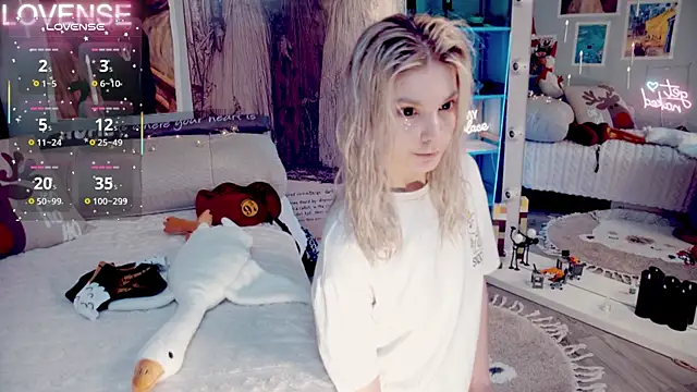 Careful i bite online show from January 9, 5:25 am