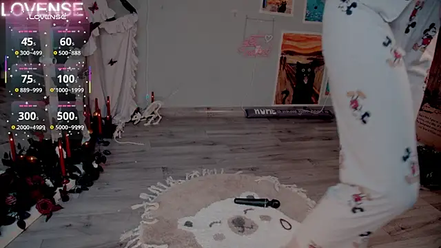 Snapshot of Careful_i_bite chatting on November 1, 6:08 am Careful i bite online show from November 1, 6:08 am