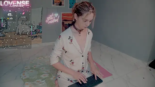 Snapshot of Careful_i_bite chatting on September 10, 8:24 am Careful i bite online show from September 10, 8:24 am