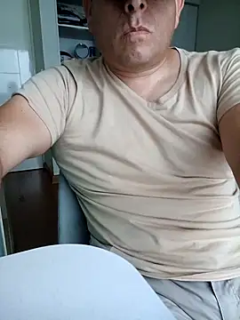 Snapshot of chicoguapo8 chatting on February 20, 10:48 pm chicoguapo8 online show from February 20, 10:48 pm