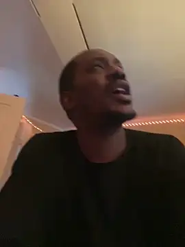 Makeyoucumallover online show from March 4, 10:28 pm