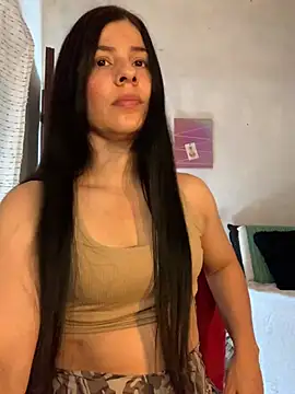 Snapshot of Estefani_32 chatting on July 15, 2:13 pm Estefani 32 online show from July 15, 2:13 pm