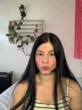 Estefani 32 online show from February 6, 8:49 pm