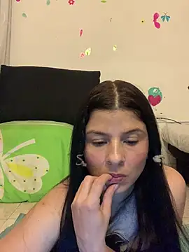 Estefani 32 online show from April 27, 7:01 pm