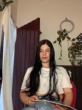 Snapshot of Estefani_32 chatting on June 30, 3:56 pm Estefani 32 online show from June 30, 3:56 pm