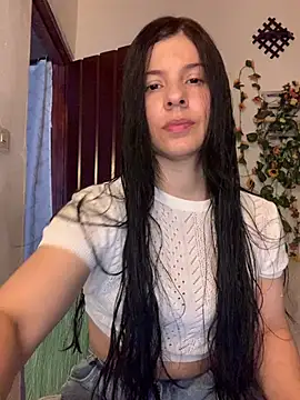 Snapshot of Estefani_32 chatting on July 11, 5:35 pm Estefani 32 online show from July 11, 5:35 pm