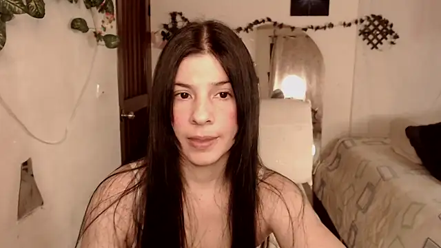 Estefani 32 online show from December 4, 6:40 pm