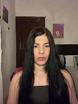 Snapshot of Estefani_32 chatting on July 18, 7:55 pm Estefani 32 online show from July 18, 7:55 pm