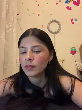 Estefani 32 online show from April 14, 5:29 pm