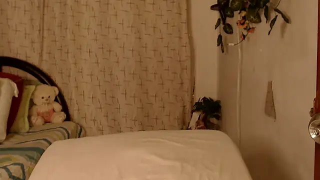 Estefani 32 online show from October 26, 1:50 am