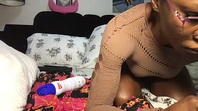 choco petite online show from April 8, 4:25 am