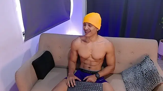 Liam V online show from March 17, 1:36 pm