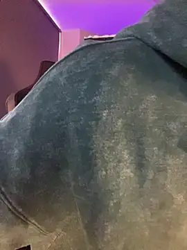 Liam V online show from March 8, 2:09 pm