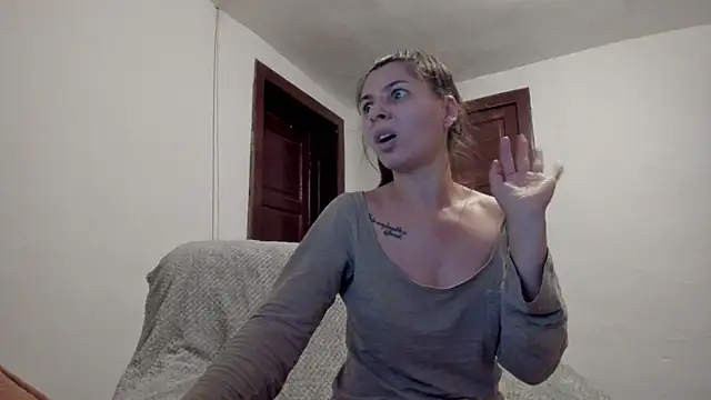 Snapshot of EasyAcee chatting on October 9, 4:35 am EasyAcee online show from October 9, 4:35 am