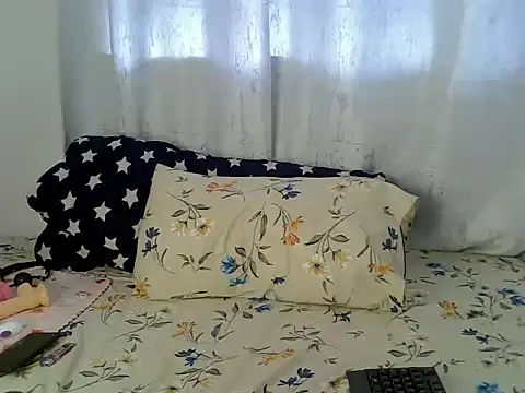 purplescarlet online show from January 8, 5:46 am