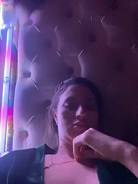 Flossy Vettie online show from November 6, 7:07 pm