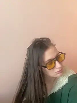 Flossy Vettie online show from April 5, 3:30 pm