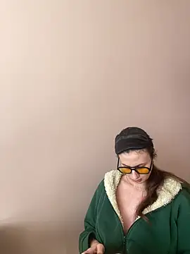 Flossy Vettie online show from April 18, 11:34 am