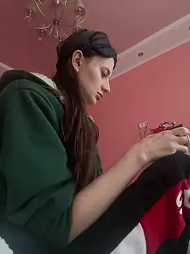 Snapshot of Flossy_Vettie chatting on February 3, 5:27 am Flossy Vettie online show from February 3, 5:27 am