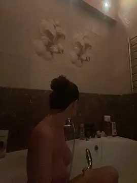 Snapshot of Flossy_Vettie chatting on February 4, 8:15 pm Flossy Vettie online show from February 4, 8:15 pm