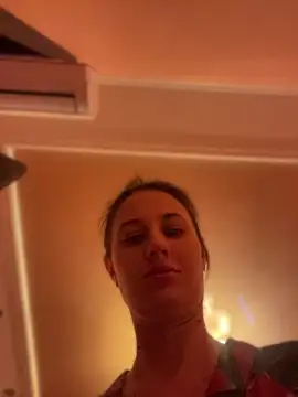 Snapshot of Flossy_Vettie chatting on June 21, 10:37 pm Flossy Vettie online show from June 21, 10:37 pm