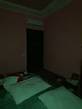 Flossy Vettie online show from April 3, 3:24 am